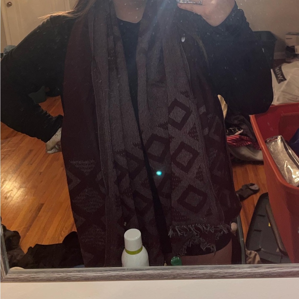 Roots Scarf